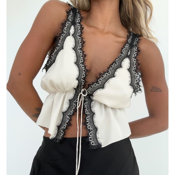 Rumored Tops - NWT Rumored Lady Lace Top